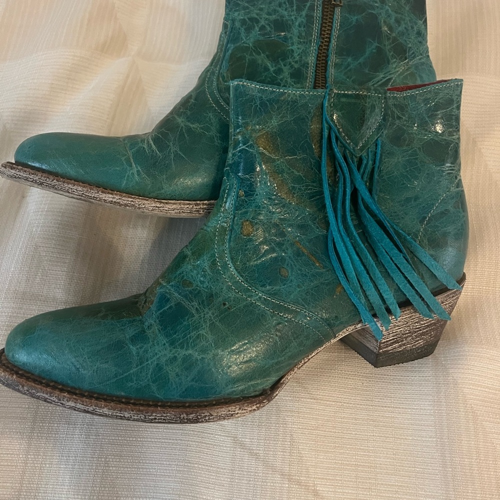 Ferrini Fringe Turquoise Booties 9B
